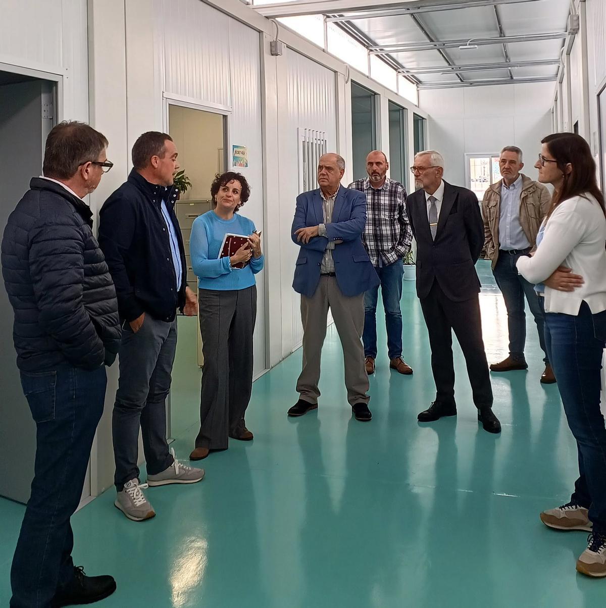 Foto de una visita a las aulas prefabricadas del CEIP 5, en la avenida Yecla, en noviembre del 2024.