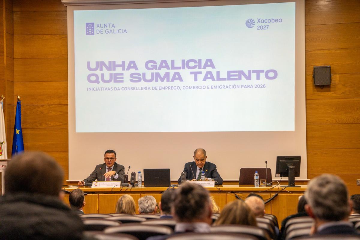 José González, esta mañana, en la Cámara de Comercio de Vigo con José García Costas