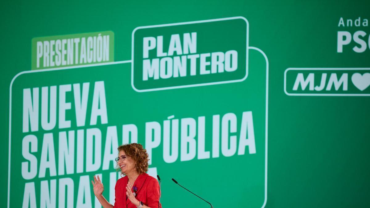 María Jesús Montero durante la presentación este sábado en Cádiz del plan para una nueva sanidad pública andaluza.