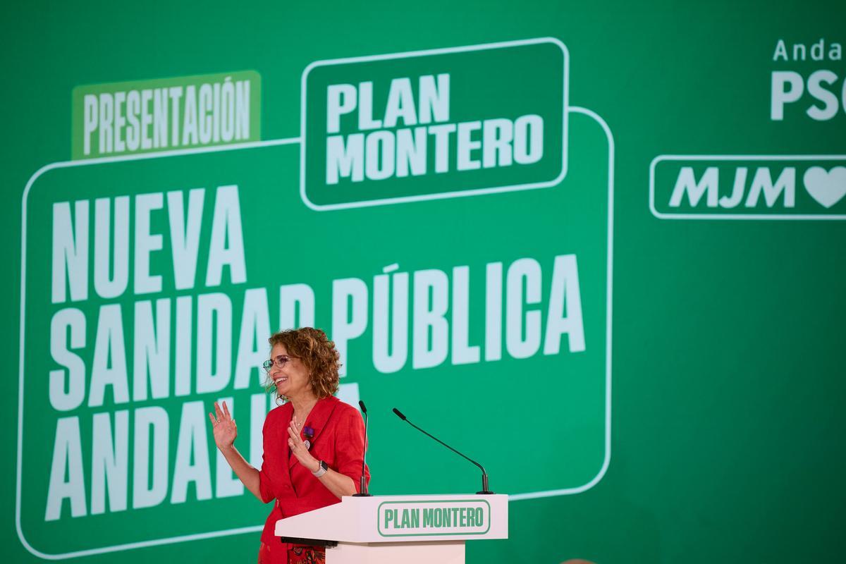 María Jesús Montero presenta el plan para una nueva sanidad pública andaluza