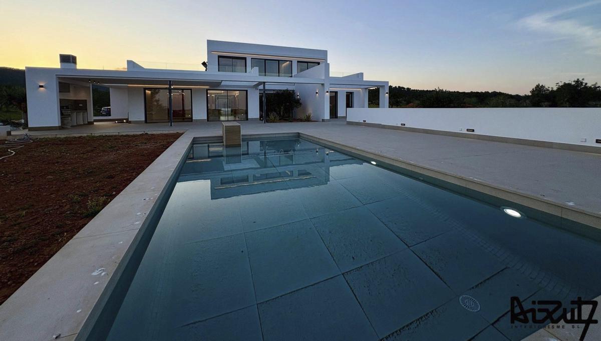 El ‘showroom’ de Vila Gres, donde el cliente recibe un trato próximo y profesional. | AIXUT INTERIORISME