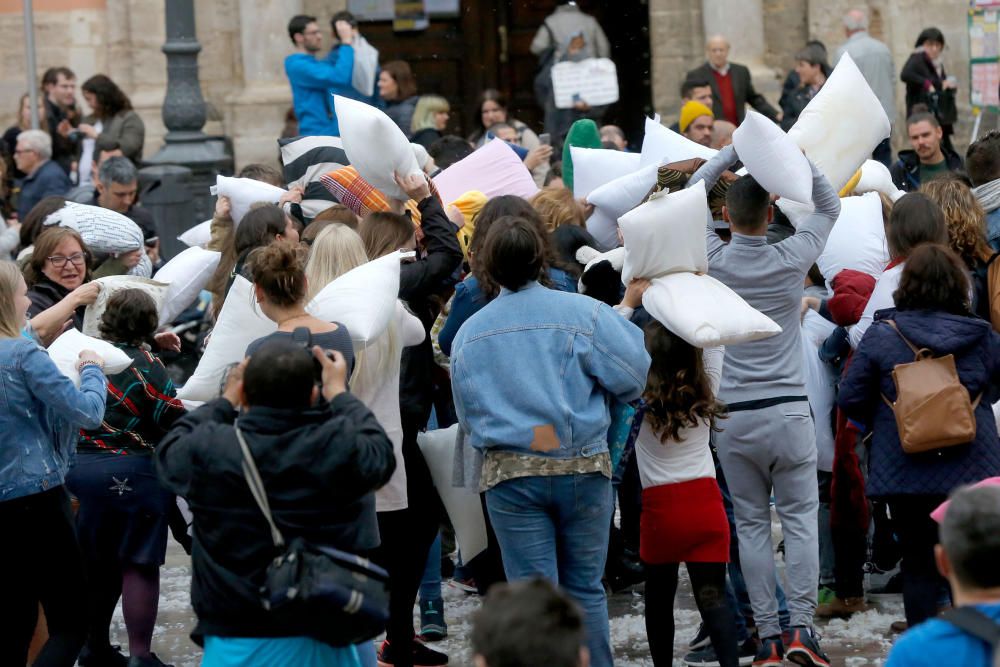 Guerra de almohadas en València