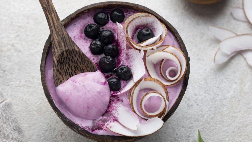 Assortiment de deliciosos bols d’açai dolços. / Freepik