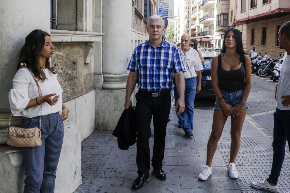 Dolça Mulet, en el banquillo.