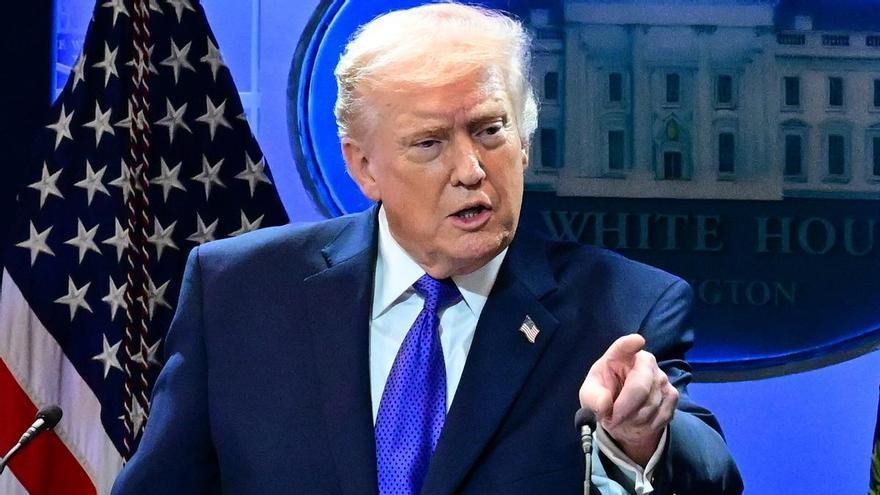 Trump aplaza 5 días los ataques a centrales eléctricas de Irán tras "conversaciones productivas" con el régimen, que Teherán niega