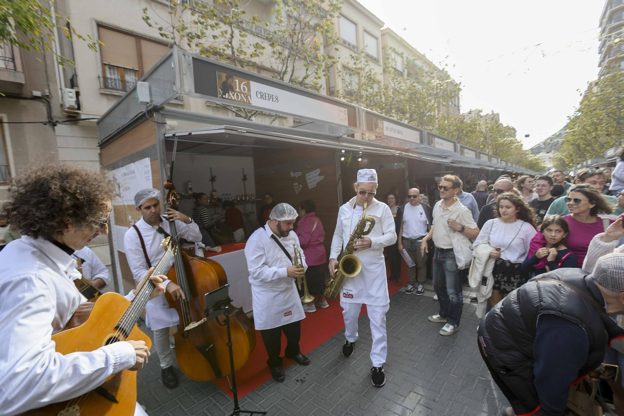 Gran afluencia en la Feria de la Navidad de Xixona