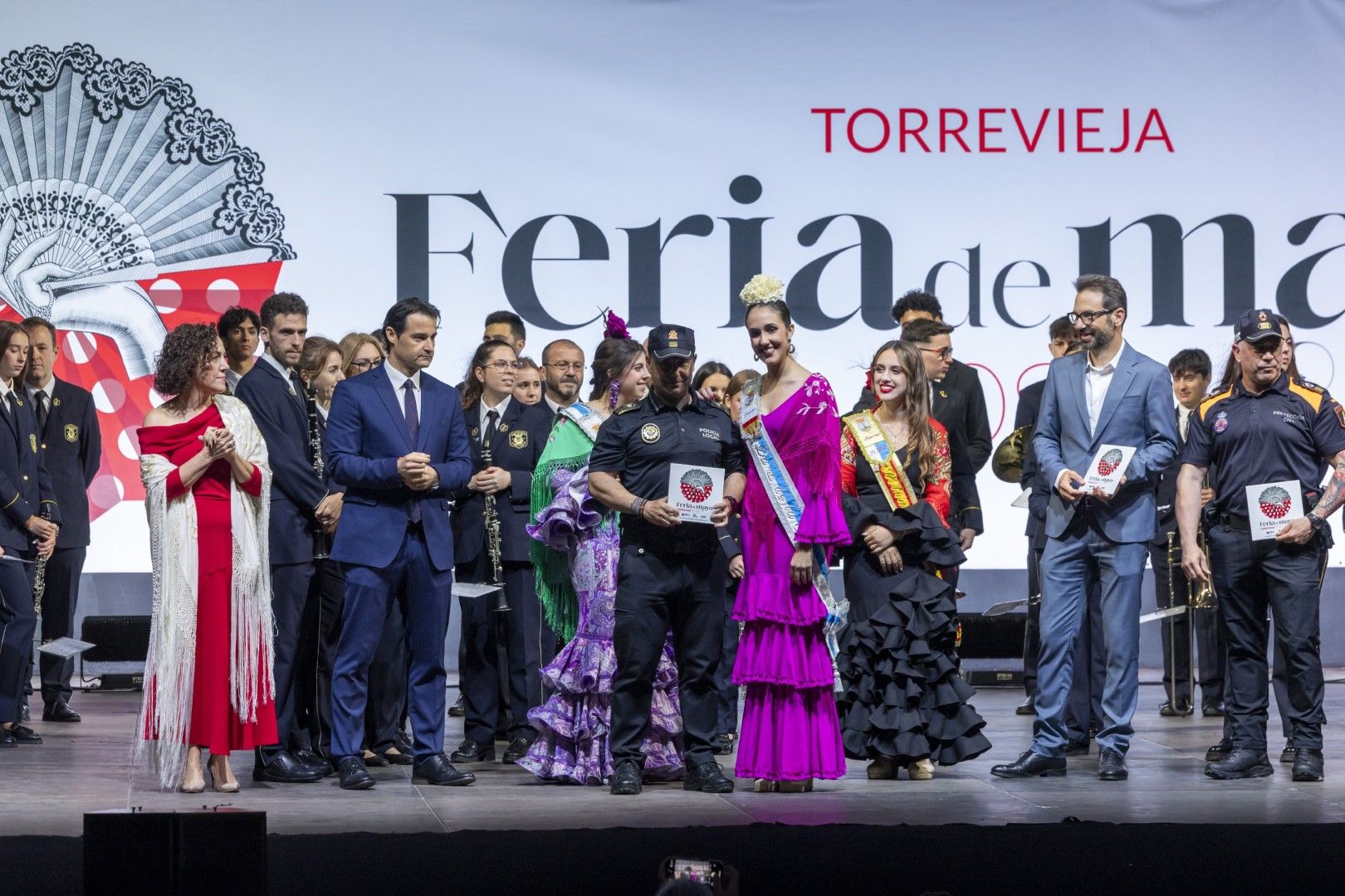 Por sevillanas en la Feria de Mayo de Torrevieja 2025