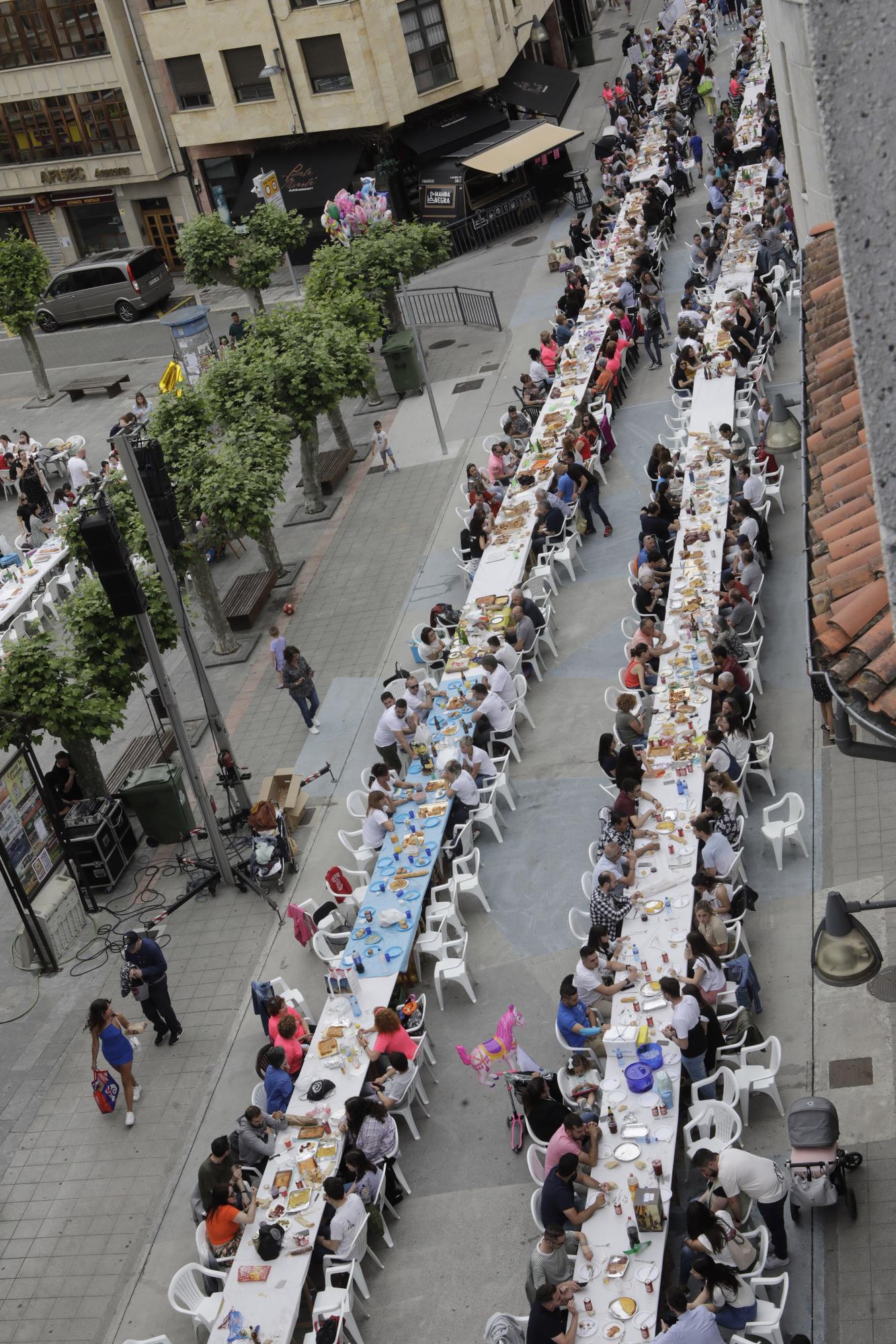 Comida en la calle de Laviana