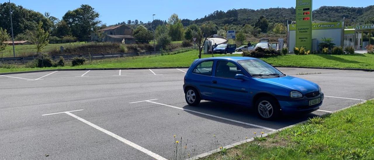 Zona del parking de la gasolinera Ullaga.