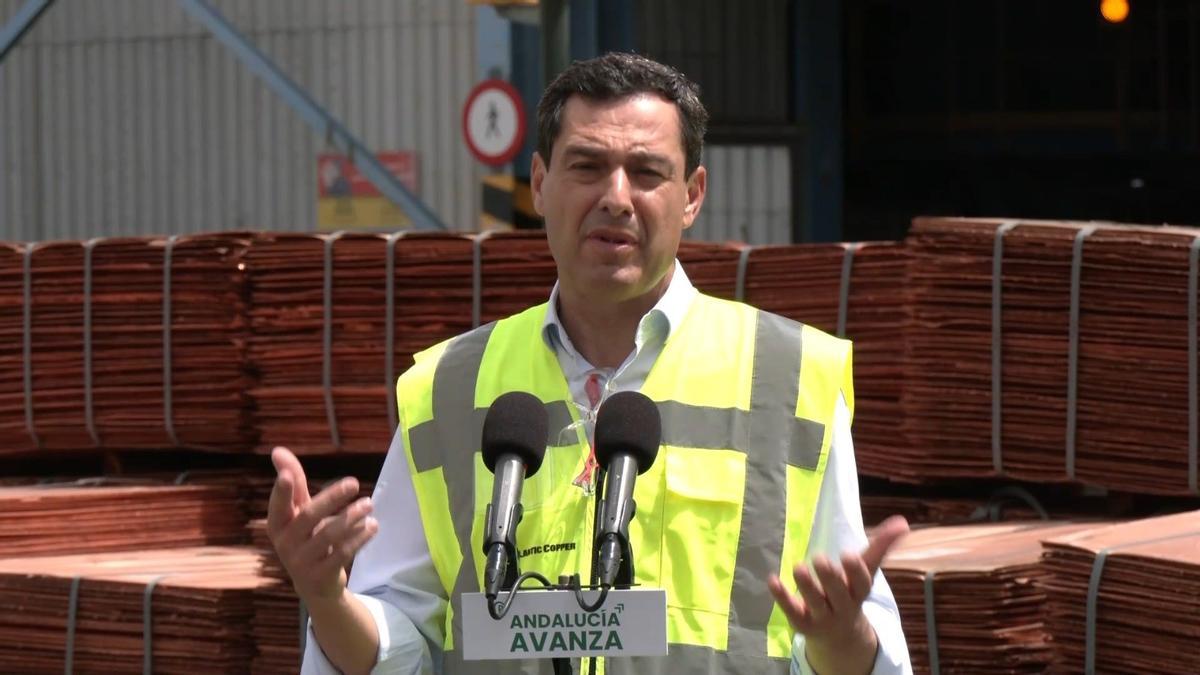 Juanma Moreno, en un acto de la campaña en Huelva