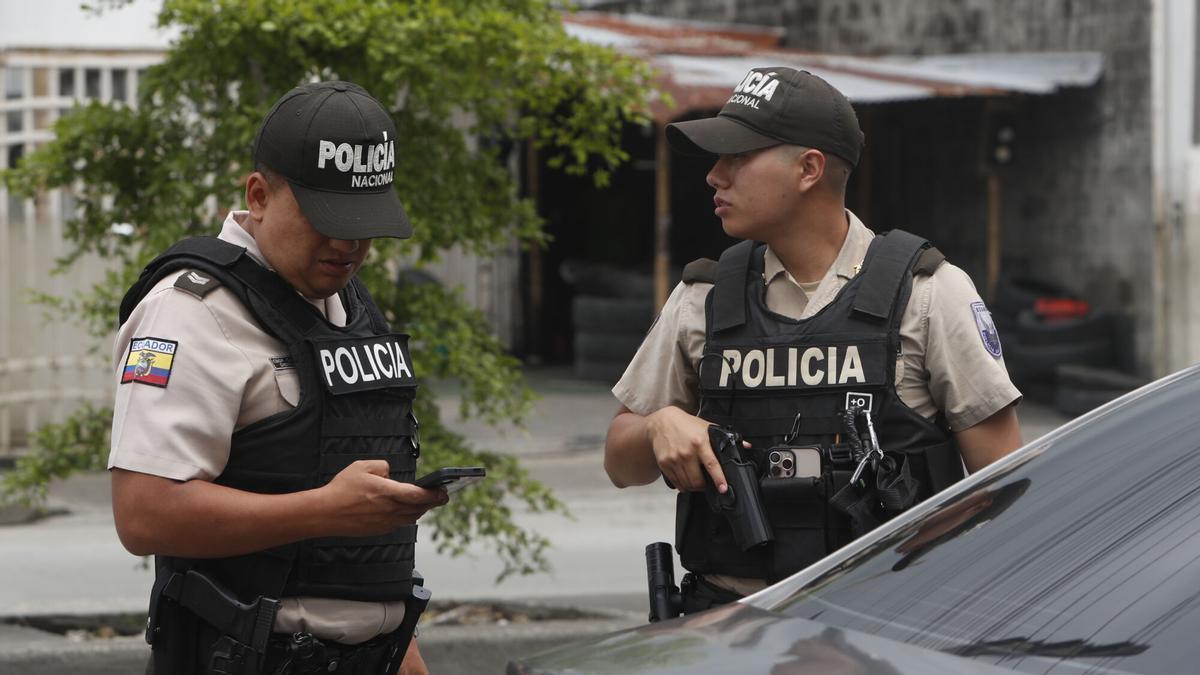 Agentes de la Policía de Ecuador, en una imagen de archivo.