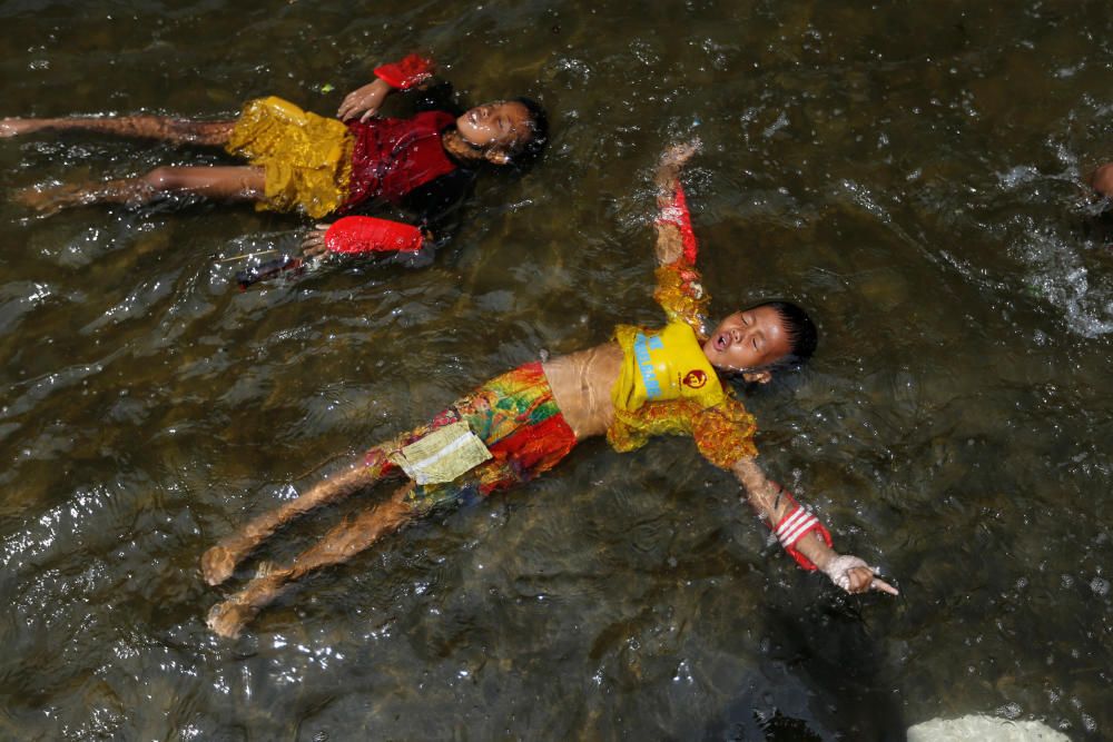 The Wider Image: Sinking shoreline threatens ...