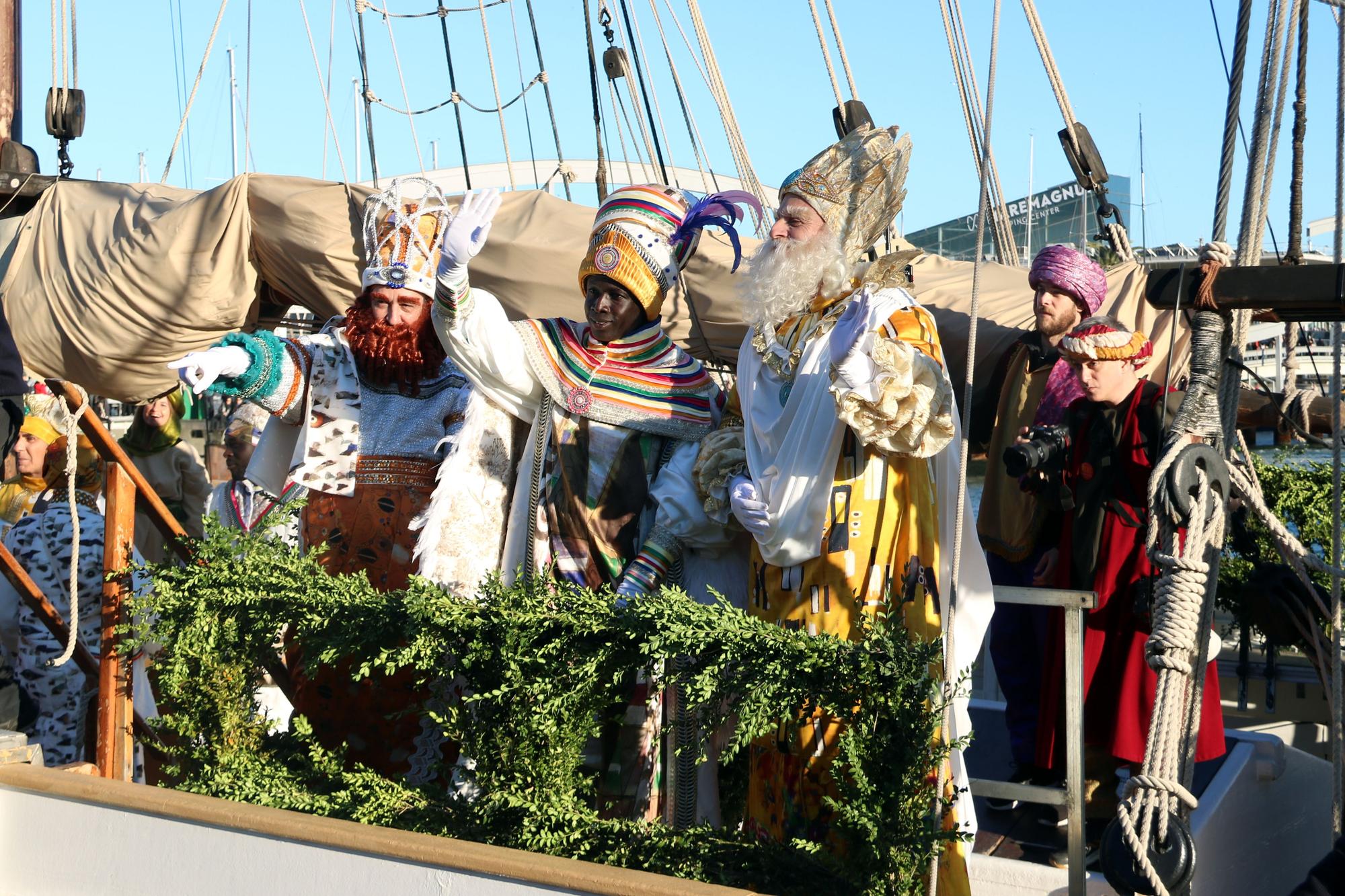 Llegada de los Reyes Magos a Barcelona antes de la Cabalgata 2023