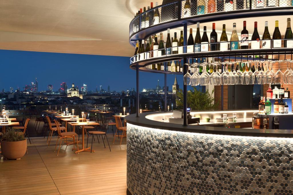 El mirador se presenta como un lugar donde se fusiona el entretenimiento con la coctelería