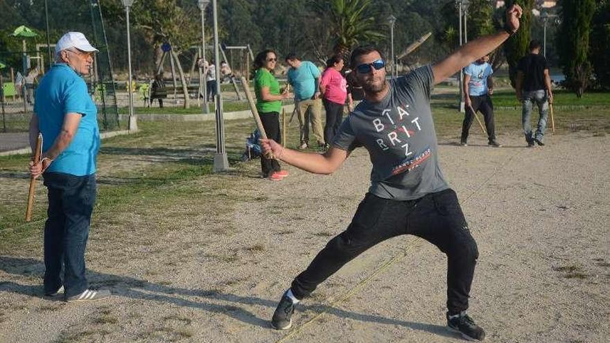 Participantes en el torneo, ayer, en A Seca. // Rafa Vázquez