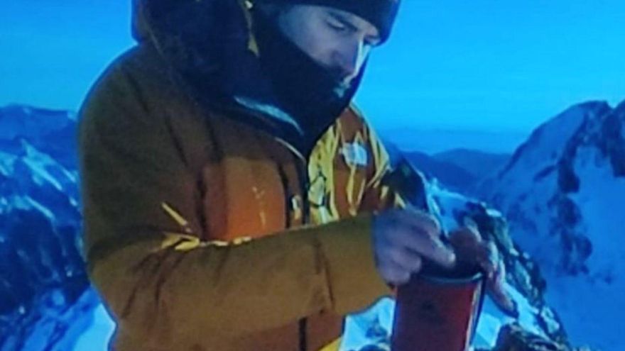 El cocinero y alpinista Gerard Olivé, solo quince días en las cimas invernales