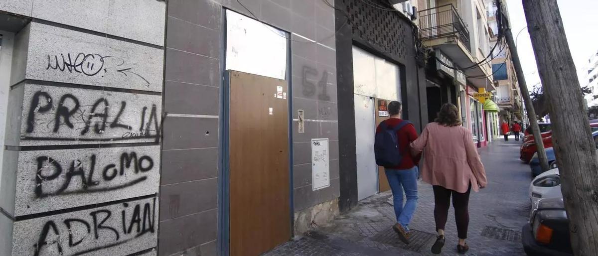 Se vende piso de cuatro habitaciones en el casco histórico por 124.000 euros: ¿El problema? Está okupado