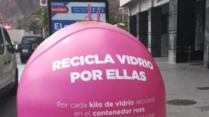 Maria Ferrer impulsa que los contenedores rosa contra el cáncer lleguen a Xàbia