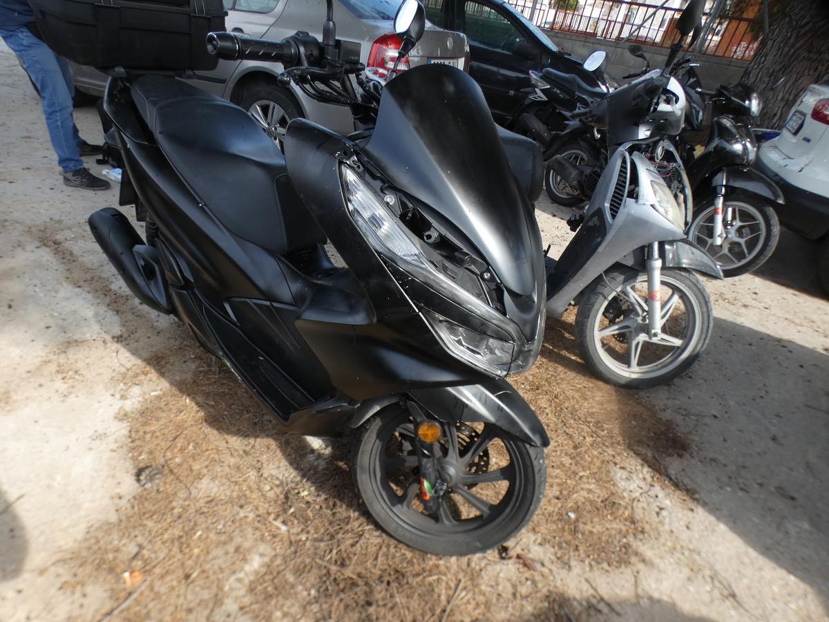 Una de las motos recuperadas por Mossos