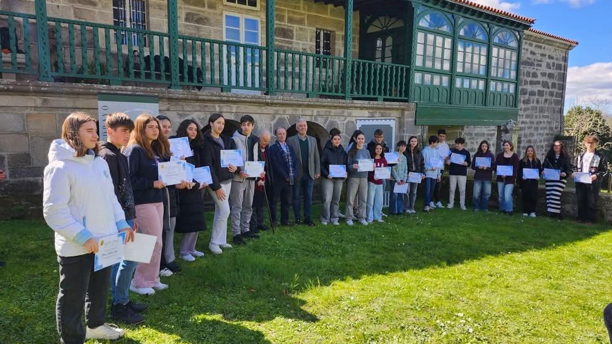 O alumnado de 3º ESO B recolleu o 1º Premio Otero Pedrayo este mes de marzo 2025.