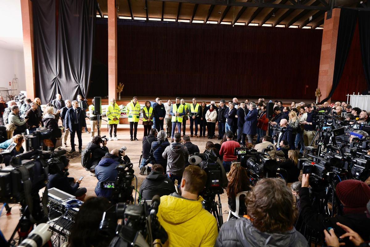 Rueda de prensa en Adamuz, el pasado lunes.