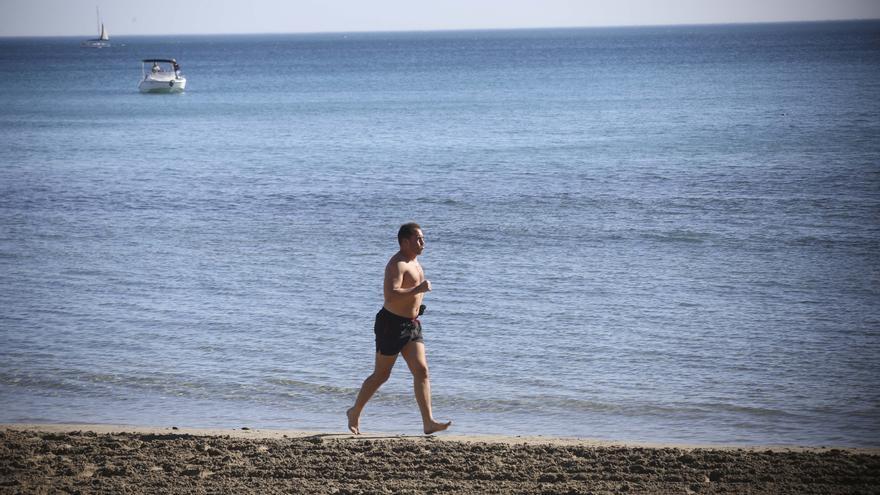 Menos calor para el fin de semana y posibilidad de chubascos aislados en la provincia de Alicante