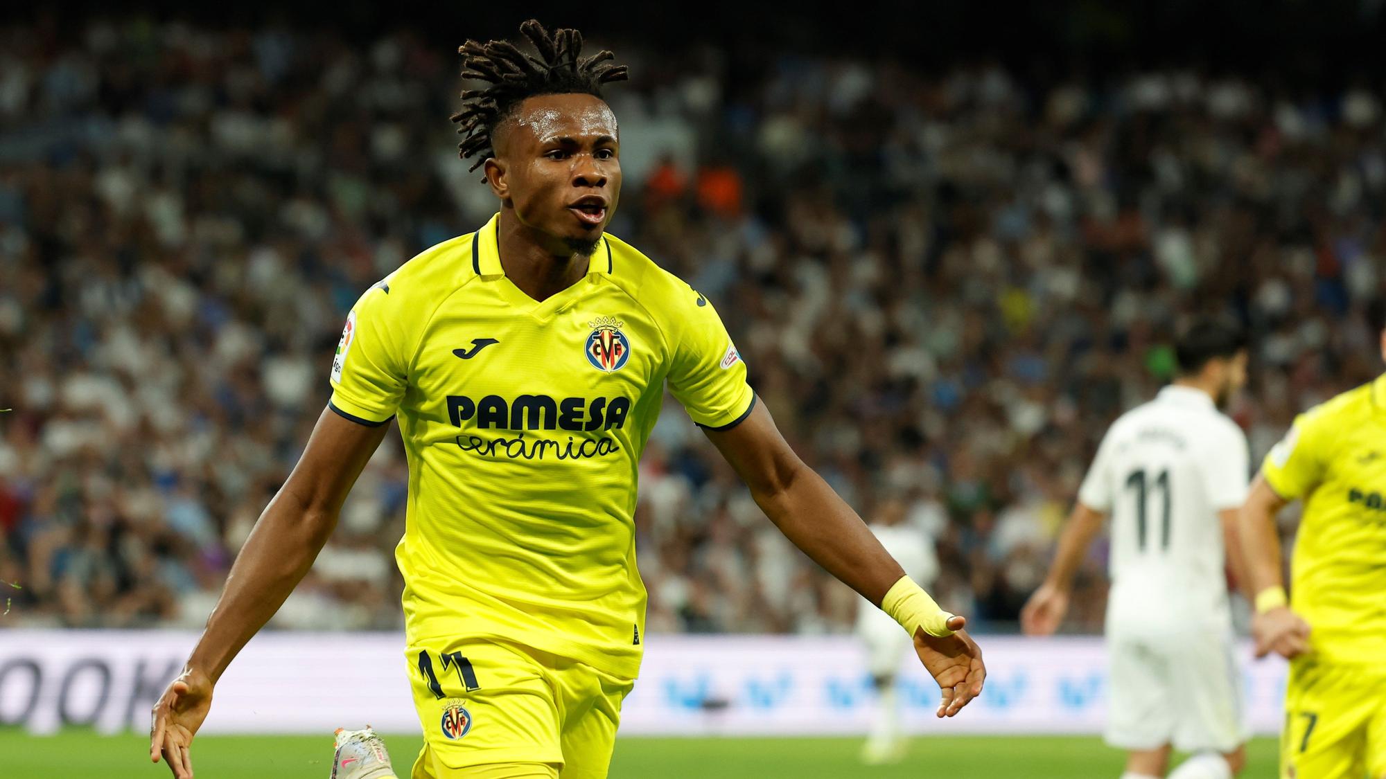 Chukwueze celebra su segundo gol en el Bernabéu, que era el 2-3 del Villarreal al Madrid.