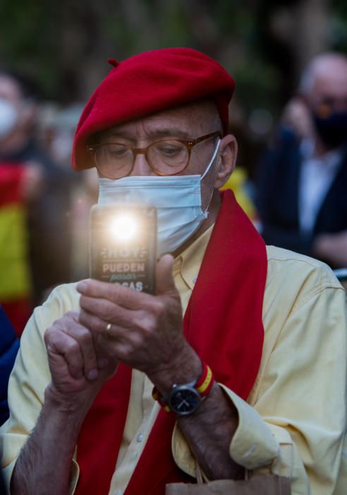 Concentración contra el gobierno en València