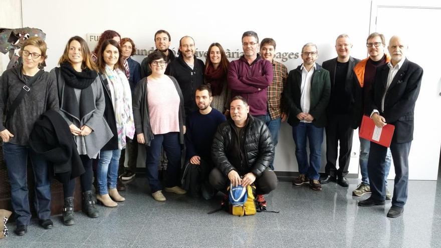 Representants de cooperatives i membres del Govern, aquest matí a la FUB