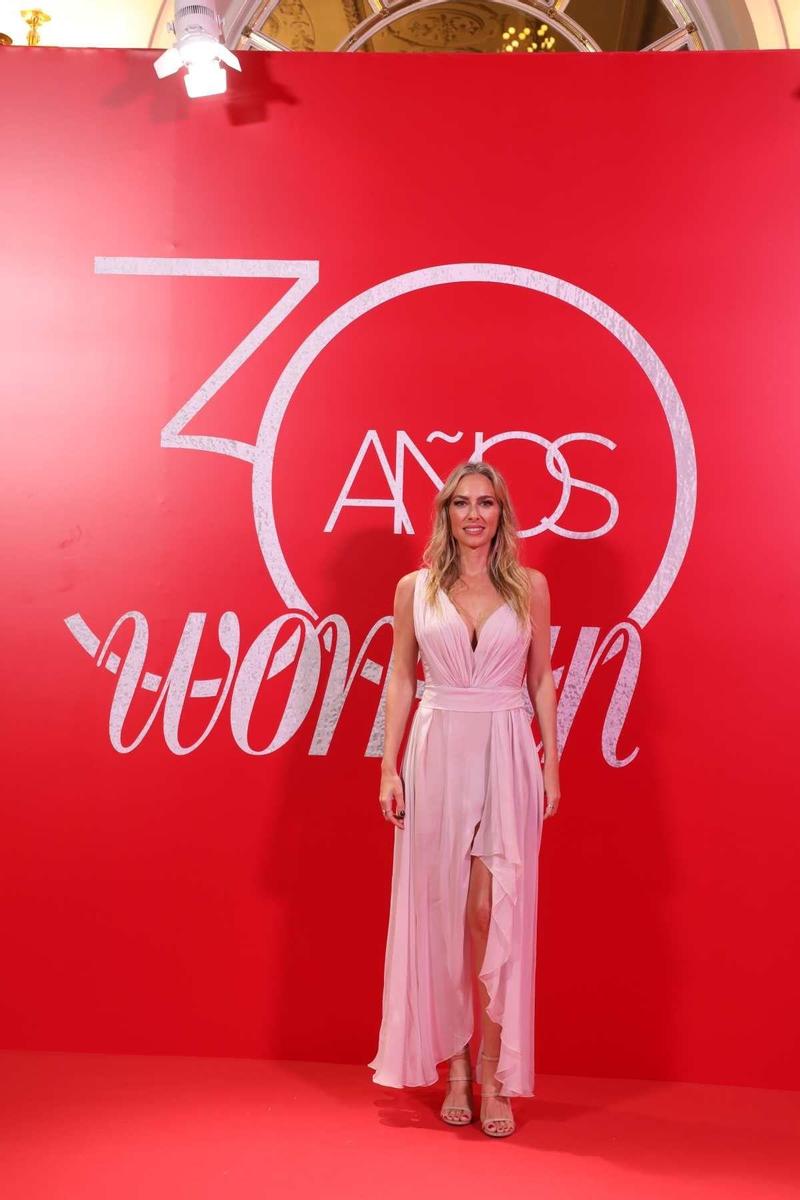 Kira Miró en los Premios Woman 2022