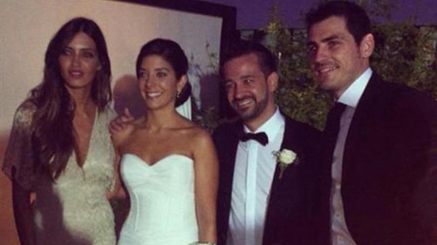 Iker Casillas y Sara Carbonero, con sus amigos.