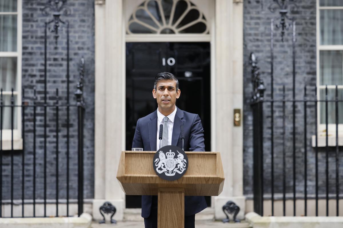 Rishi Sunak ya es el nuevo primer ministro británico