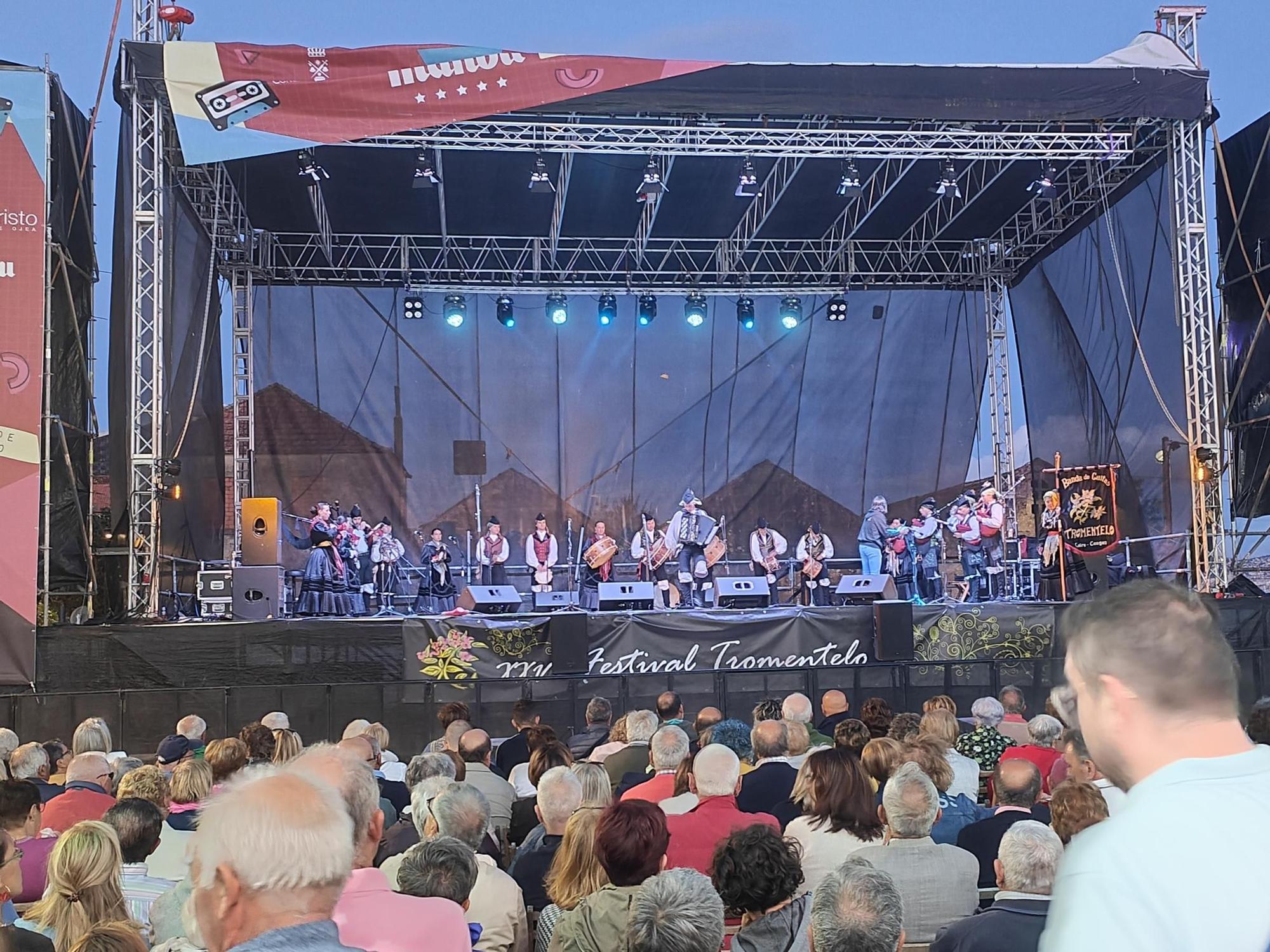 Astarot reúne a 4.000 personas en Cangas y Noname Djs abarrotan laa explanada de Ojea