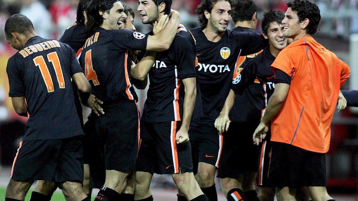 El estreno de Villa en la fase de grupos de la Champions League con el Valencia CF. Los de Quique Sánchez Flores derrotaron al Olympiacos por 2-4 en la primera jornada.
