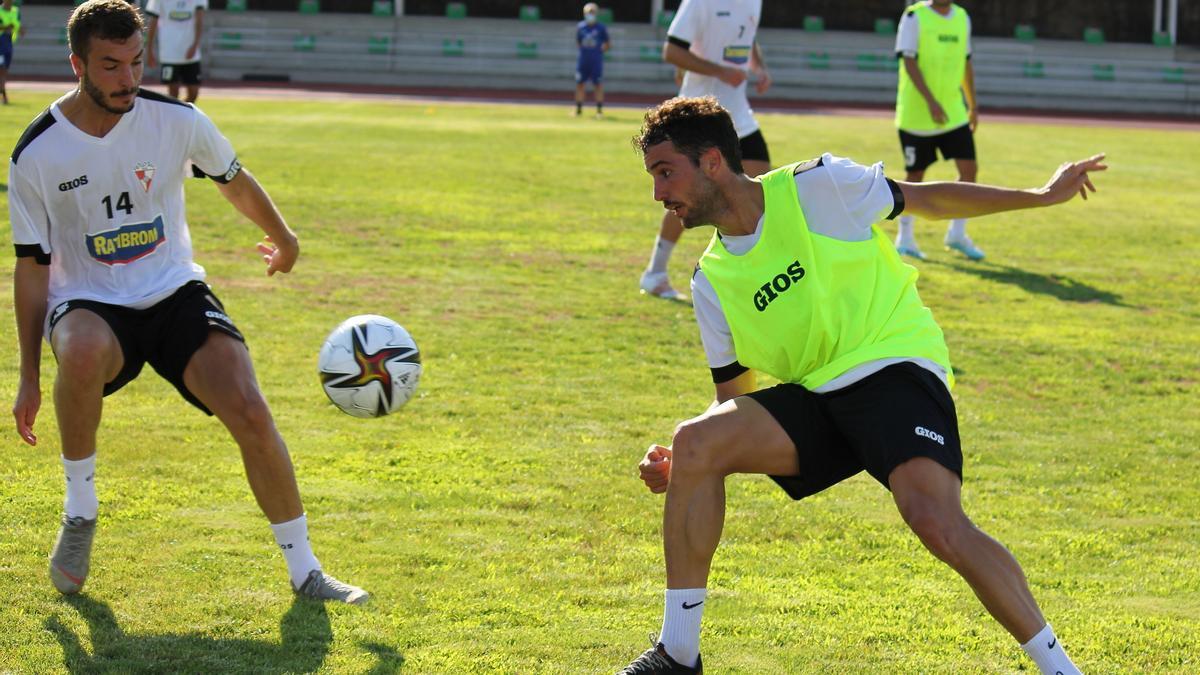 Diego Diz fue una de las caras nuevas en el entrenamiento de ayer.