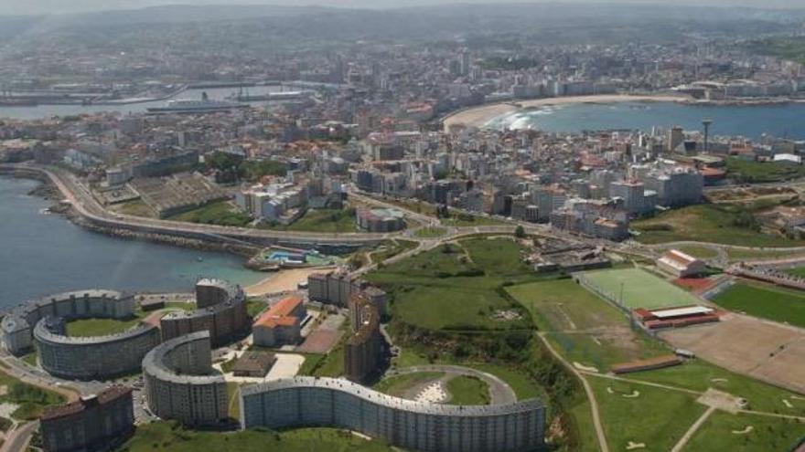 Vista área de la ciudad, con Adormideras en primer término. / víctor echave