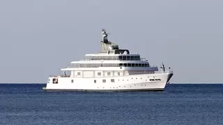 "Rising Sun" und "Madsummer": Zwei riesige Luxusyachten liegen in der Bucht von Palma de Mallorca