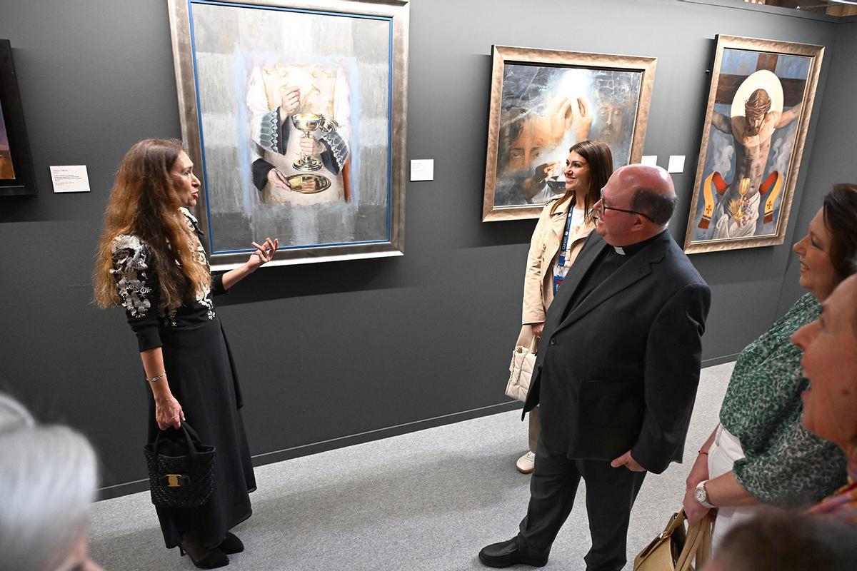 Parte de la exposición temporal 'Colección Rostros de Cristo' instalada hasta el 24 de mayo en la Mezquita-Catedral.