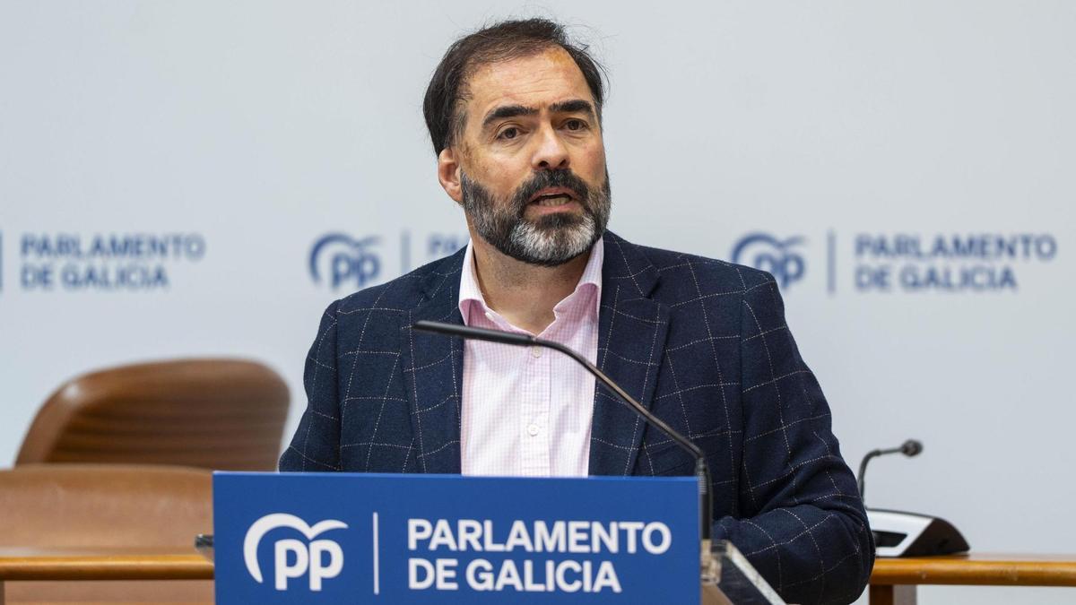 El PPdeG lleva al Parlamento gallego la prohibición del burka y el recuerdo a las víctimas de ETA, siguiendo la estrategia nacional del partido