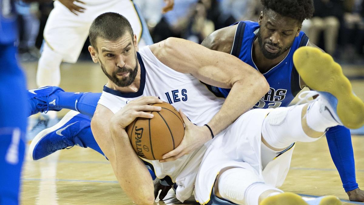 Dallas Mavericks v Memphis Grizzlies