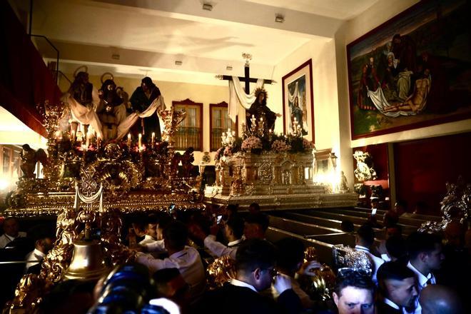 Santo Traslado suspende su salida procesional por la lluvia | Viernes Santo 2024