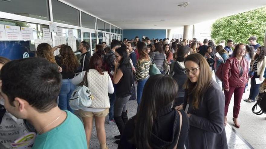 Imagen de archivo del examen MIR en la capital grancanaria.