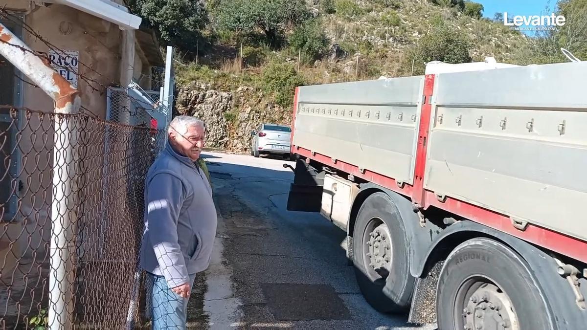 Villalonga limita la circulación de los camiones de la cantera por la población