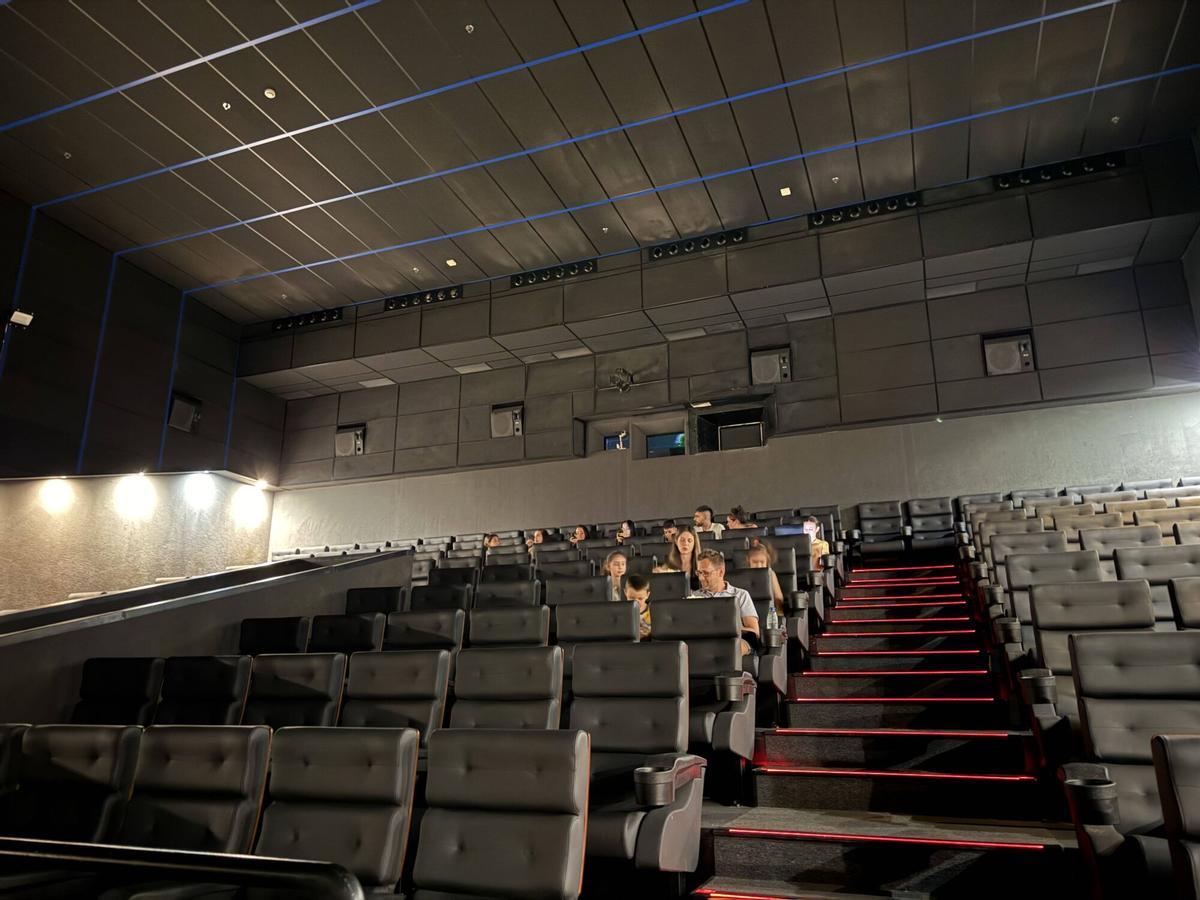 Imágenes del último día del Cine Conquistadores de Badajoz