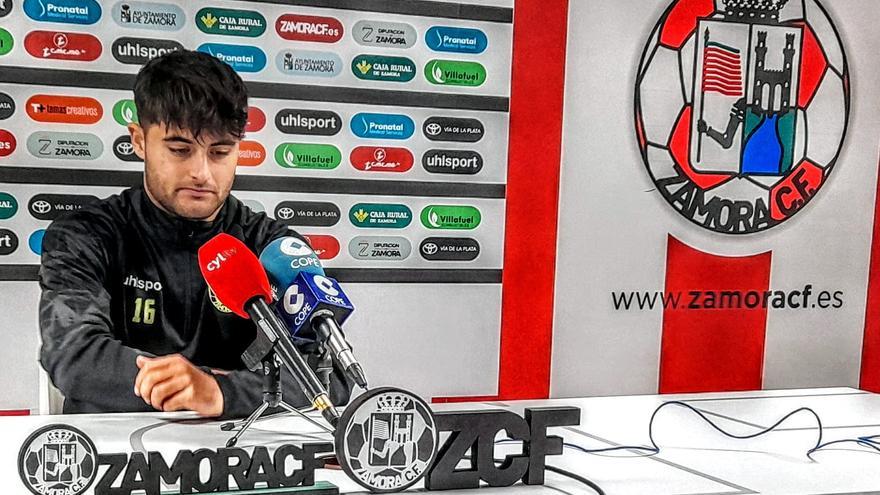 Iban Ribeiro, jugador del Zamora CF: &quot;Es una Liga muy reñida y hasta el último te puede ganar&quot;