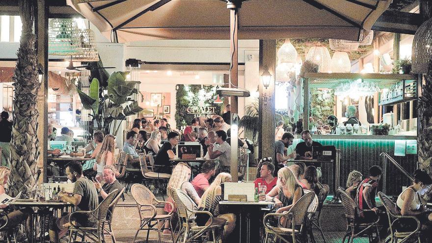 Alegría en los restaurantes, mesas llenas y listas de espera - Diario de Mallorca - Vimarsana News