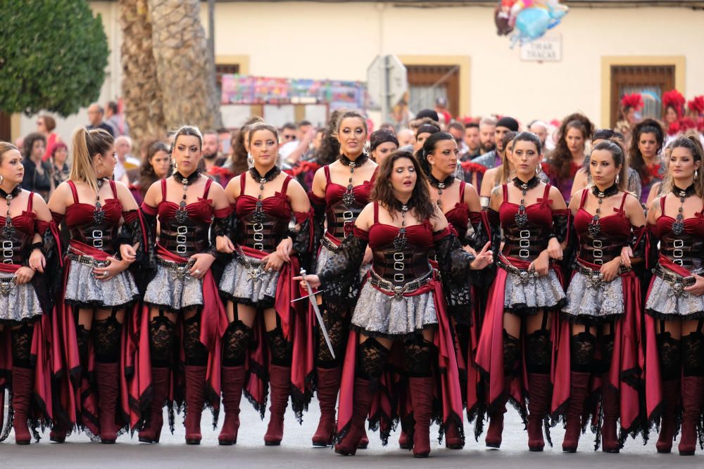 Miles de devotos festeros acompañaron al santo anacoreta en la sobria y tradicional Procesión