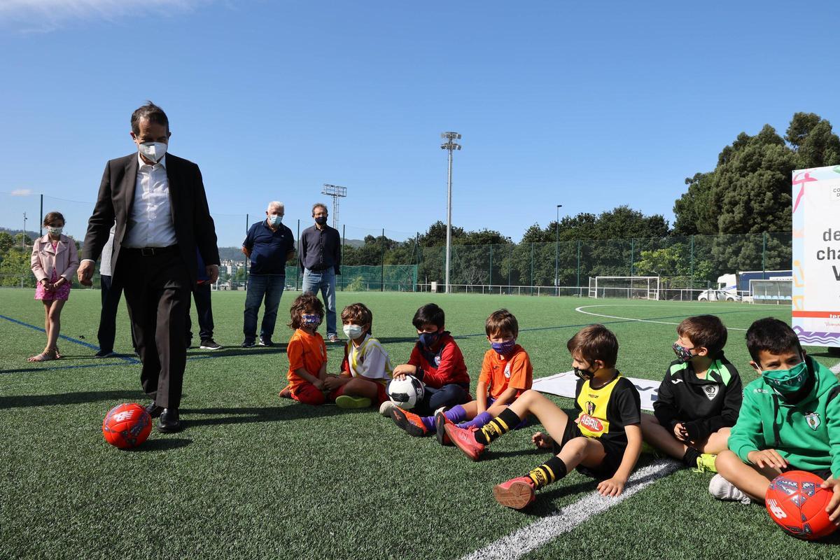 Presentación en Navia de los campamentos Vigo Cup y la Vigo Cup Futsal.
