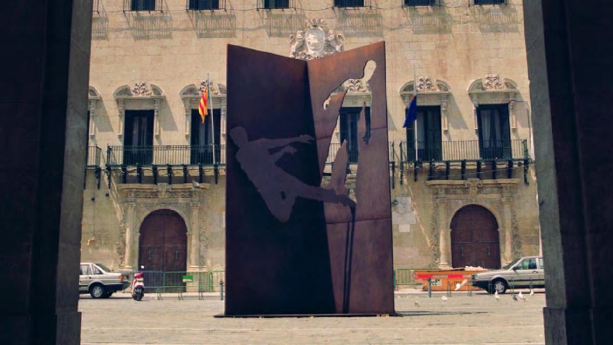 La escultura de 6 metros de Manuel Boix que se instalará en la plaza de la Seu.