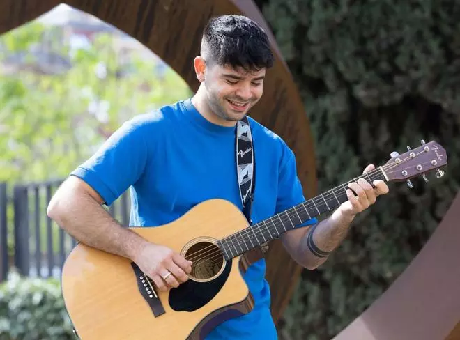 Juanjele, cantant d'Eivissa: «Estic gaudint això de fer música en català, m’hi sent còmode»